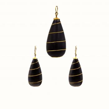 EBONY WITH GOLD PENDANT SET 